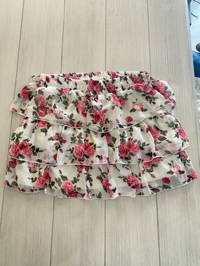 Rue21 White Tiered Skater Skirt with Pink Rose Print